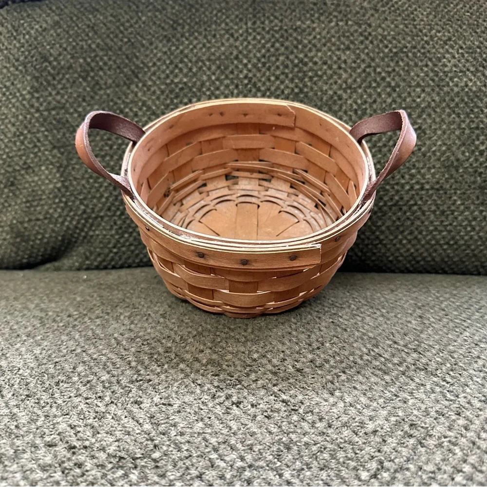 Longaberger Small Round Basket 7” - Picture 5 of 13